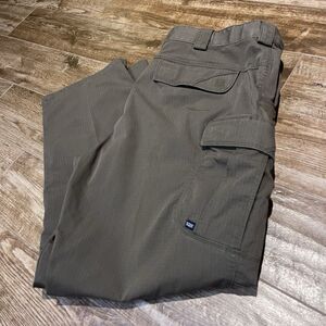 5.11 Stryke Tactical Cargo Pants Mens 42x31 Regular Fit Olive Green Outdoor 511